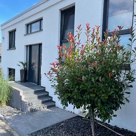 Gemuetliche Villa Am Waldrand In Taunusstein Bagian luar foto