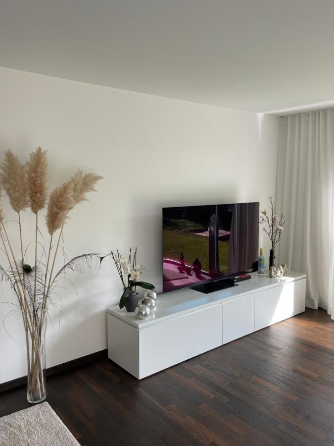 Gemuetliche Villa Am Waldrand In Taunusstein Bagian luar foto