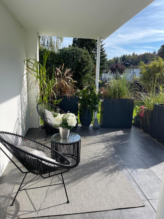 Gemuetliche Villa Am Waldrand In Taunusstein Bagian luar foto